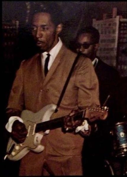 Ike Turner — Biography, Discography, Albums & Expert Reviews