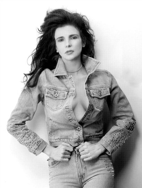 Clarice Rose — Biography, Discography, Albums & Expert Reviews