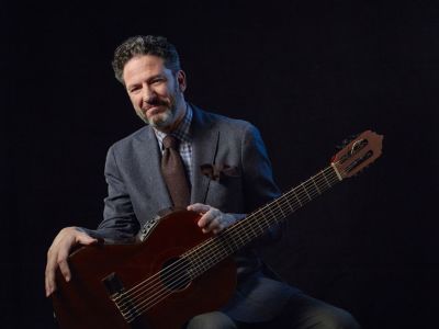 John Pizzarelli — Biography, Discography, Albums & Expert Reviews