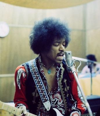 Jimi Hendrix — Biography, Discography, Albums & Expert Reviews
