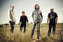Roger Clyne & the Peacemakers
