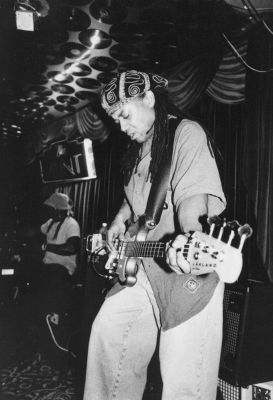 Angus Thomas