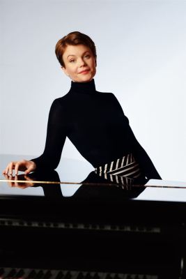 Clare Hammond
