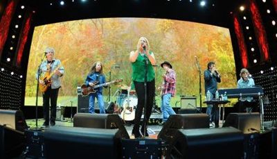 Pegi Young & the Survivors