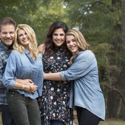 Hillary Scott & the Scott Family