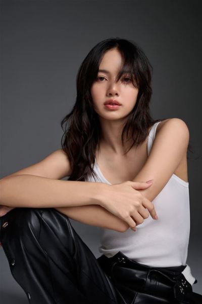 LISA — Biography, Discography, Albums & Expert Reviews | AllMusic