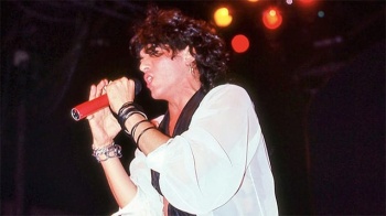 Stephen Pearcy Discusses 40th Anniversary Reissue of Ratt's Out of the Cellar