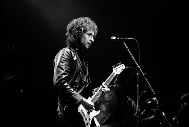 Top​ 12 Bob Dylan⁠ So​ngs to Add to Your Summer​ Ro⁠adt‍rip Playlist